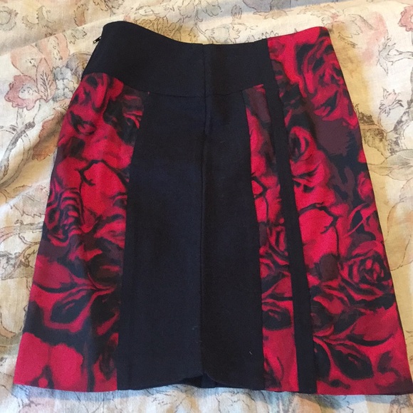 Vintage CACHE Size 0 Rose Print Pencil Skirt Print Stripe Dark Romantic $88 NEW - Picture 3 of 8